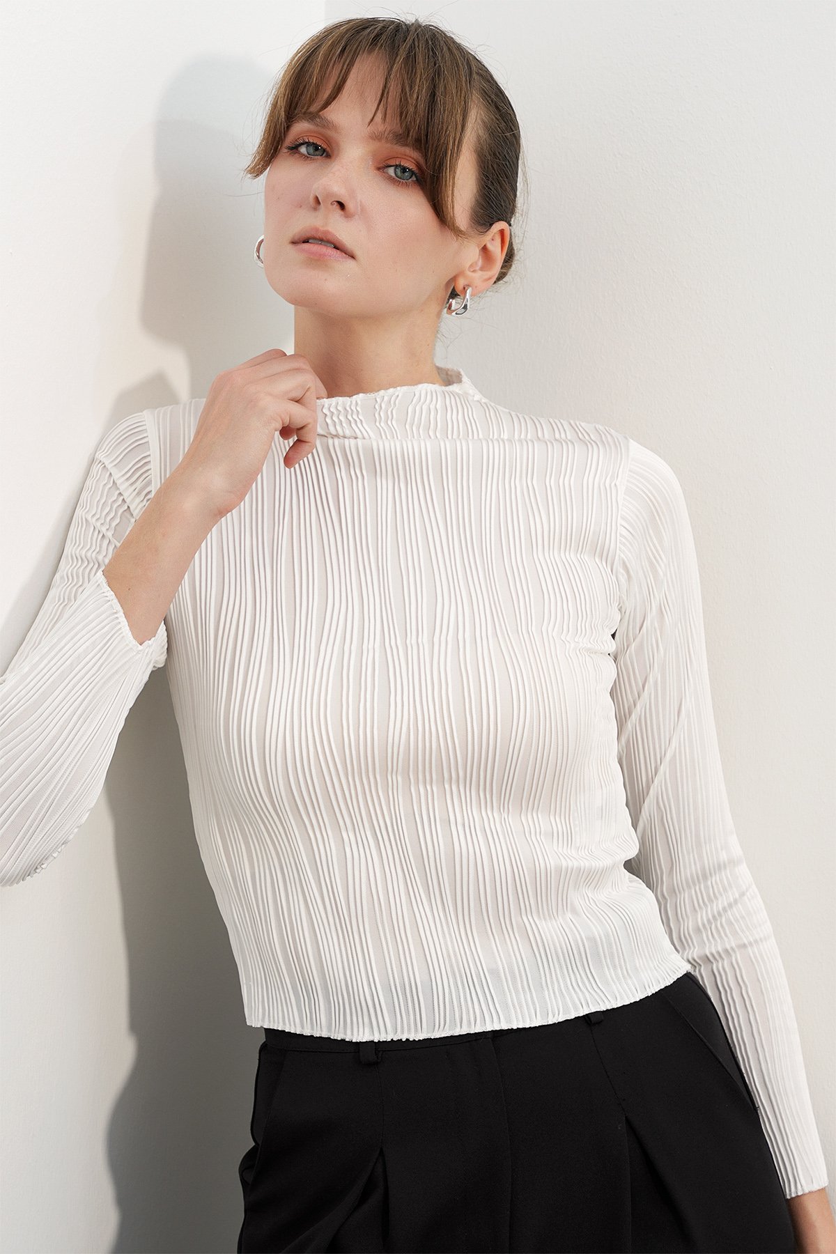 Women's Textured Blouse with Collar Detail 40041 - White