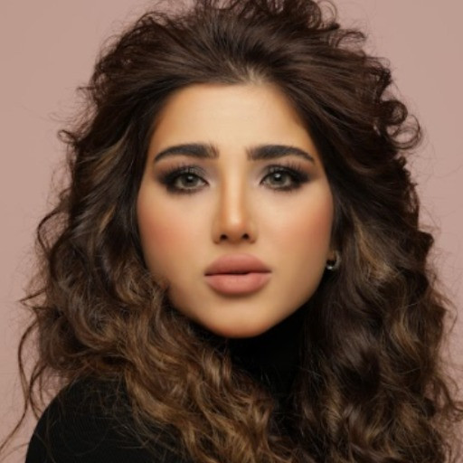 عدسات لاصقة سنوية