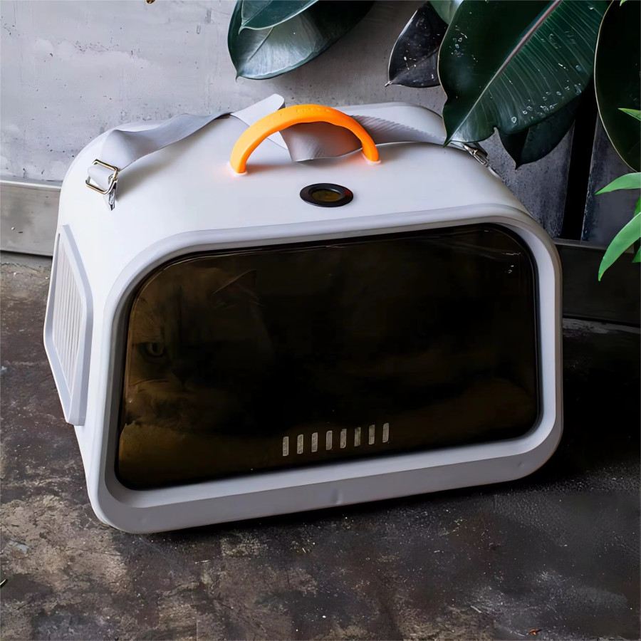 Unique oven-shaped cat and dog carrier
