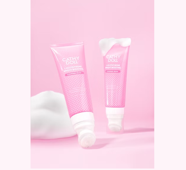غسول إل-جلوتاثيون لتفتيح البشرة مع فرشاة تنظيف L-Glutathione Bright Boosting Cleansing Brush
