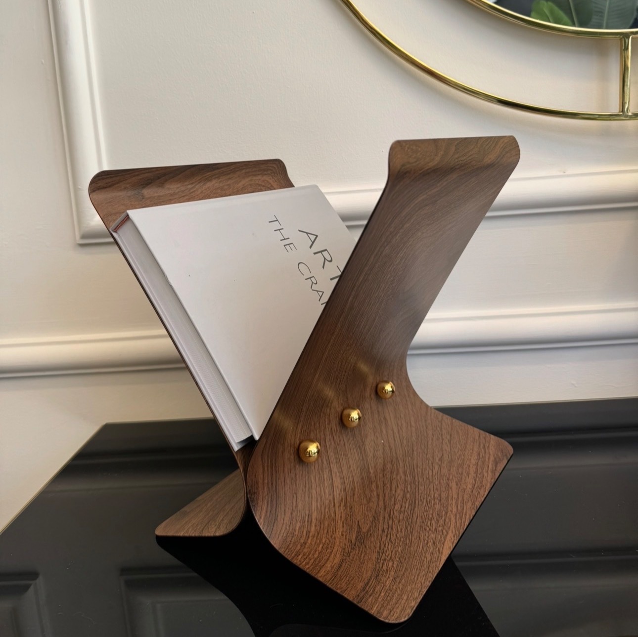 steel-bookstand