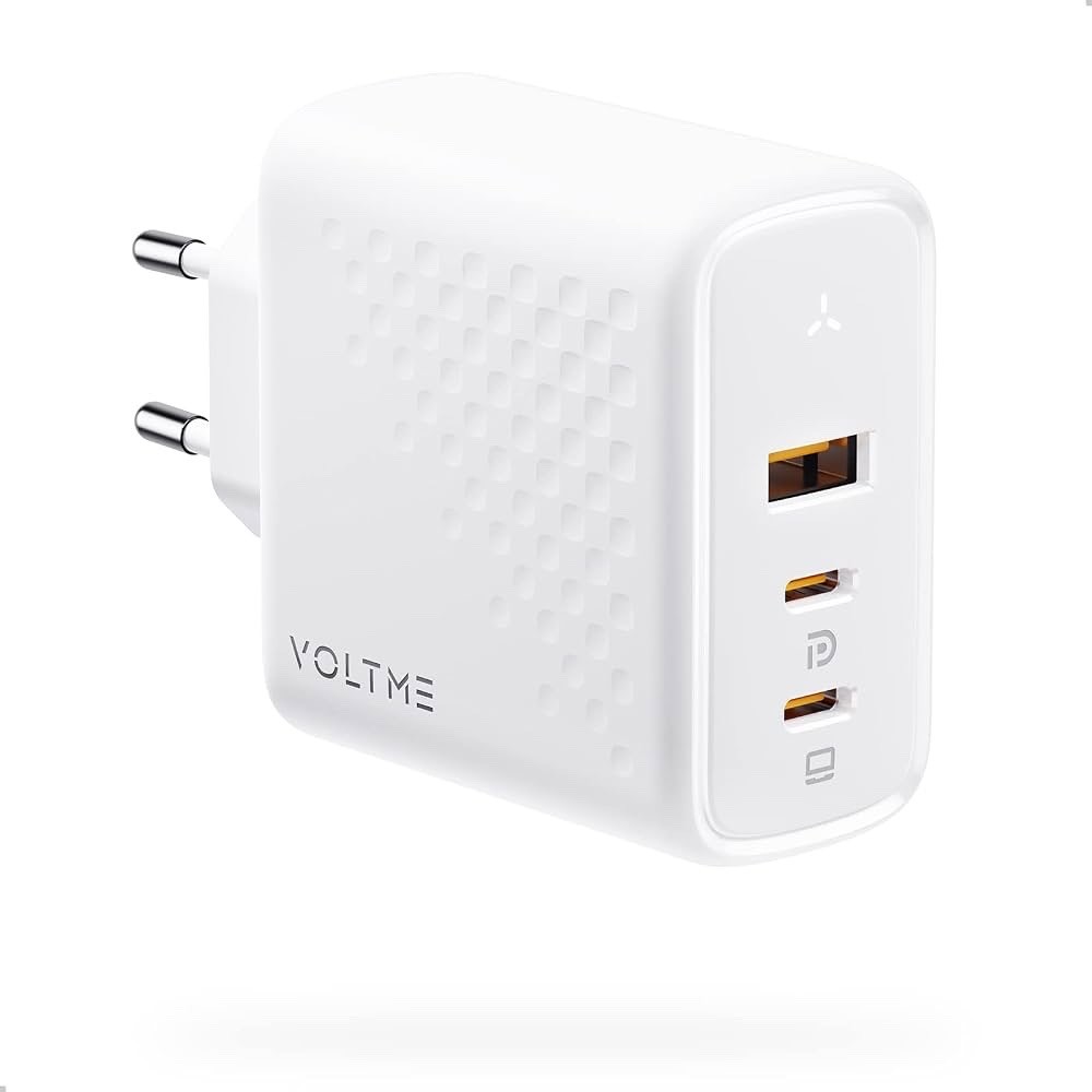 شاحن VOLTME بمنفذ USB-C وقوة 100 واط، مزود بـ 3 منافذ بتقنية GaN ويدعم الشحن السريع PD 3.0