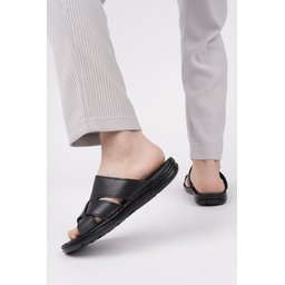 Muggo حذاء رجالي يومي من الجلد الطبيعي مريح ونعل طبي - أسود Muggo Men's Daily Genuine Leather Comfortable Orthopedic Slippers - Black
