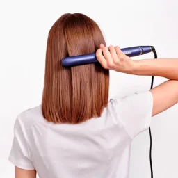 مكواة فرد الشعر من بابيليس تيتانيوم وسيراميك – تصل حتى 235°C BABYLISS STRAIGHTENERTITANIUM • CERAMICS UP TO 235°C