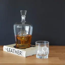 قارورة مشروبات  بالفي – بويزن، سعة 1 لتر، زجاج Balvi decanter,Poison,1L,glass