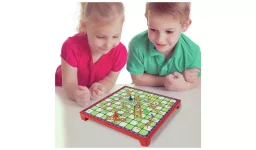 لعبة 4 في صف واحد والسلّم والثعبان 2 في 1 من أمباسادور Ambassador 4-in-a-Row & Snakes and Ladders Combo