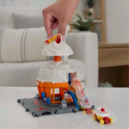 مجموعة لعب مدينة هوت ويلز "متجر الآيس كريم" Hot Wheels City Ice Cream Shop Playset