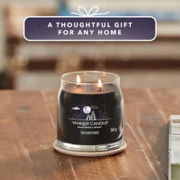 شمعة "يانكي كاندل" (Yankee Candle) الحجم المتوسط (Signature Medium Jar) - ليلة منتصف الصيف Yankee Candle Signature Medium Jar - Midsummer's Night