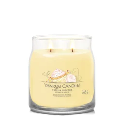 شمعة "يانكي كاندل" (Yankee Candle) الحجم المتوسط (Signature Medium Jar) - فانيلا كب كيك Yankee Candle Signature Medium Jar - Vanilla Cupcake