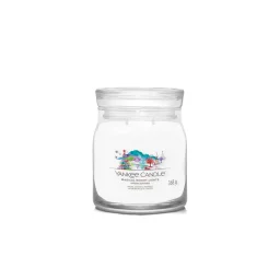 شمعة "يانكي كاندل" (Yankee Candle) الحجم المتوسط (Signature Medium Jar) - أضواء سحرية ساطعة Yankee Candle Signature Medium Jar - Magical Bright Lights
