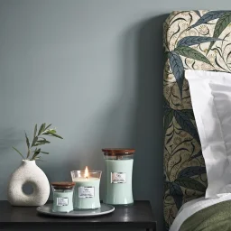 شمعة "وود ويك" (WoodWick) متوسطة بتصميم الساعة الرملية - خشب الميرمية وعشب البحر WoodWick Hourglass Medium Candle - Sagewood & Seagrass