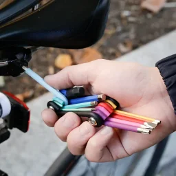 كيكر لاند أداة متعددة الاستخدامات قوس قزح Kikkerland Rainbow Multi-Tool