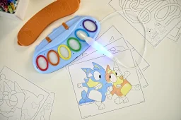 فرشاة كرايولا كولور وندر المضيئة السحرية Crayola Color Wonder Magic Light Brush