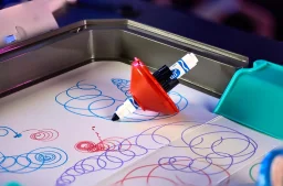 حلبة معركة كرايولا كولور ويرلز Crayola Colourwhirls Battle Arena
