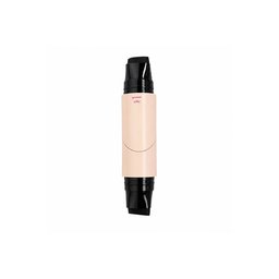 قلم لاينر (eye lainer) للمبتدئين سريع جدا كالختم يرسم بثانية. An eyeliner pen for beginners that is incredibly fast—like a stamp—drawing a line in just a second.