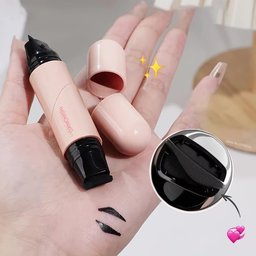 قلم لاينر (eye lainer) للمبتدئين سريع جدا كالختم يرسم بثانية. An eyeliner pen for beginners that is incredibly fast—like a stamp—drawing a line in just a second.