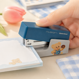 كباسة زرقاء بشخصية الدب اللطيف Cute Bear Blue Stapler