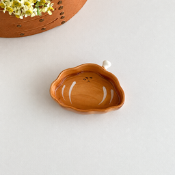 طبق سيراميك صغير بتصاميم مخبوزات لطيفة Small Ceramic Plate with Cute Pastry Designs