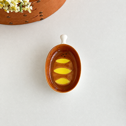 طبق سيراميك صغير بتصاميم مخبوزات لطيفة Small Ceramic Plate with Cute Pastry Designs