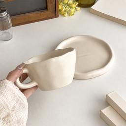 طقم كوب وصحن سيراميك عاجي Ivory Ceramic Cup and Saucer Set