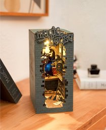 بيت الكتب السحري المصغّر Magical Miniature Book House