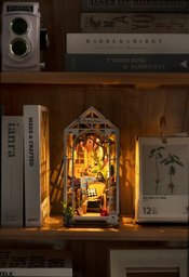 بيت الحديقة المصغّر – زاوية كتب Miniature Garden House Book Nook