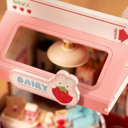 مجسم متجر حليب الفراولة اللطيف Strawberry Milk Shop – Cute Miniature Model