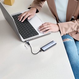 محول OTG Mcdodo OT-7580 من USB-C إلى USB-A 3.0 بسرعة 5Gbps وشحن 18W مع إضاءة وحبل Mcdodo OT-7580 USB-C To USB-A Adapter 18W