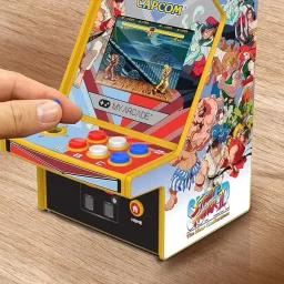 ماي آركيد DGUNL‑4185 سوبر ستريت فايتر II – برو محمول مايكرو بلاير (لعبتان في واحد) My Arcade DGUNL-4185 Super Street Fighter II – Pro Portable Retro Arcade Micro Player (2 GAMES IN 1)