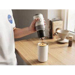 صانعة ومحضرة القهوة المحمولة الذكية 3 في 1 من XO مع مطحنة كهربائية وكوب حراري وشحن Type-C 3-in-1 Portable Coffee Maker with Electric Grinder, Stainless Steel Filter, Thermal Cup and Type-C Charging