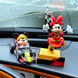 ميكي وأصدقاؤه – صندوق مفاجآت يوم السباق F1 Mickey and Friends F1 Race Day Blind Box