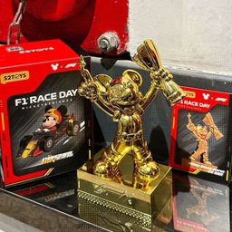 ميكي وأصدقاؤه – صندوق مفاجآت يوم السباق F1 Mickey and Friends F1 Race Day Blind Box
