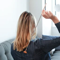 مكشطة ظهر من النحاس Kikkerland BACK SCRATCHER COPPER