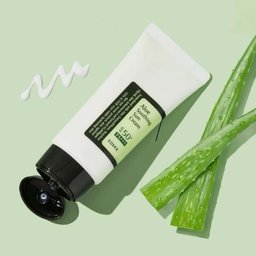 واقي الشمس بالصبار كوزركس COSRX SPF50+ لترطيب وتهدئة وحماية البشرة COSRX Aloe Sunscreen SPF50+ to hydrate, soothe, and protect the skin