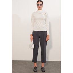 بلوزة نسائية بأكمام طويلة وتفاصيل مشبك 40046 - أبيض Women's Long Sleeve Blouse with Buckle Detail 40046 - White