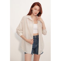 قميص نسائي مخطط كبير الحجم 20412 - بني Women's Oversize Striped Shirt 20412 - Brown