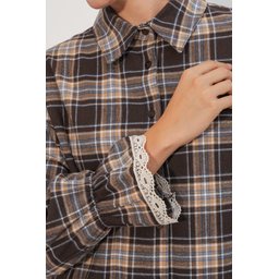 قميص نسائي بتفاصيل تول Oduncu 20410 - بني غامق Women's Tulle Detailed Oduncu Shirt 20410 - Dark Brown