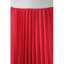 تنورة بليسيه 8009 بمظهر جلدي - أحمر 8009 Pleated Skirt with Leather Look - Red