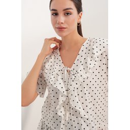 بلوزة نسائية قصيرة الأكمام مكشكشة 40032 - أبيض Women's Short Sleeve Ruffled Blouse 40032 - White