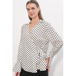 بلوزة نسائية بنقشة نقاط البولكا ملفوفة - 40036 - أبيض Women's Polka Dot Wrap Blouse 40036 - White