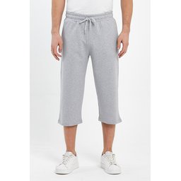 شورت برمودا رجالي رمادي بجيوب جانبية، طول تحت الركبة، خصر مطاطي قابل للتعديل Men's Grey Bermuda Shorts with Side Pockets, Below-Knee Length, Adjustable Elastic Waist