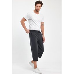 شورت برمودا رجالي أنثراسيت بجيوب جانبية، كابري تحت الركبة بخصر مطاطي قابل للتعديل Men's Anthracite Bermuda Shorts with Side Pockets, Knee-Length Capri with Adjustable Elastic Waist