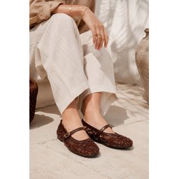 Muggo LACE حذاء باليه نسائي بني بتفاصيل شبكية وخرز - أنيق ومريح Muggo LACE Women's Mesh Detailed Beaded Strap Ballet Flats - Brown