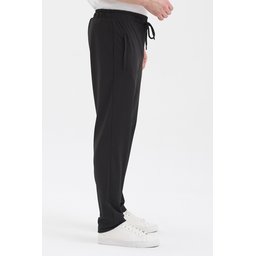 بنطلون رياضي رجالي جوغر أسود بقصة مستقيمة مع جيوب بسحاب Men's Black Jogger Sweatpants with Zipper Pockets, Elastic Waist, Straight Leg