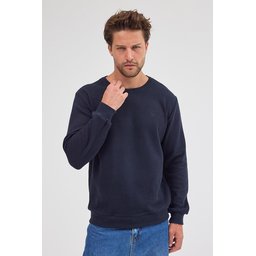 سويت شيرت رجالي كحلي بياقة دائرية بقصة عادية من القطن Men's Navy Standard Fit Cotton Basic Crew Neck Sweatshirt