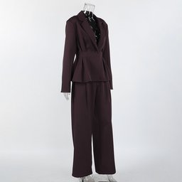 بدلة رسمية فاخرة بلون العنابي الداكن بقصة بيبلوم Burgundy Suit
