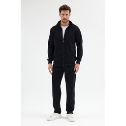 طقم تريننج رجالي أسود بجيوب، قطن، قصة مريحة Men's Black Cotton Regular Fit Tracksuit Set with Pockets