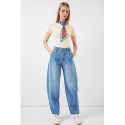 6689 بنطلون جينز باغي نسائي بخصر عالٍ - أزرق فاتح 6689 Women's High-Waist Baggy Jeans - Light Blue