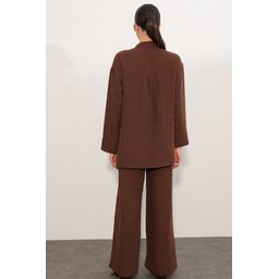 طقم نسائي قطعتين قميص وبنطلون كتان واسع 30126 - بني Women's Oversize Linen Shirt and Pants Two-Piece Set 30126 - Brown