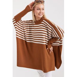 15783 بونشو تريكو واسع بفتحات جانبية - لون حليبي 15783 Oversize Slit Poncho Knit Sweater - Milky Coffee